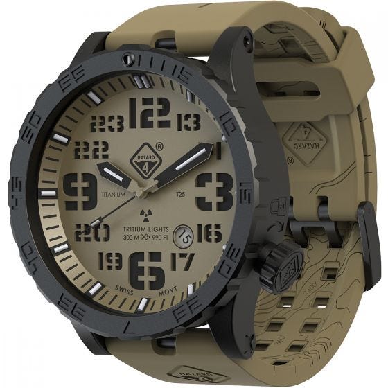 Reloj de titanio con tritio Hazard 4 Heavy Water Diver en Arid y detalles en verde y amarillo