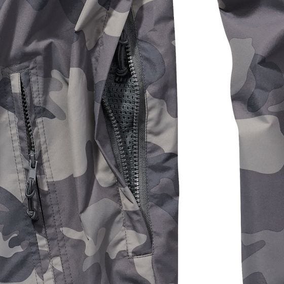 Chaqueta cortavientos ligera Brandit en Grey Camo