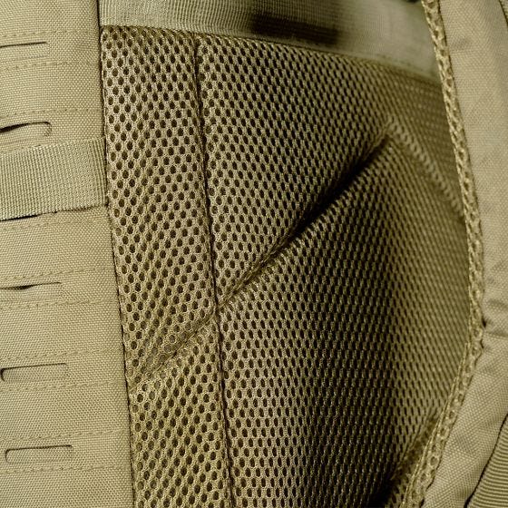Mochila de asalto con sistema MOLLE Laser Cut Mil-Tec US de tamaño grande en Coyote