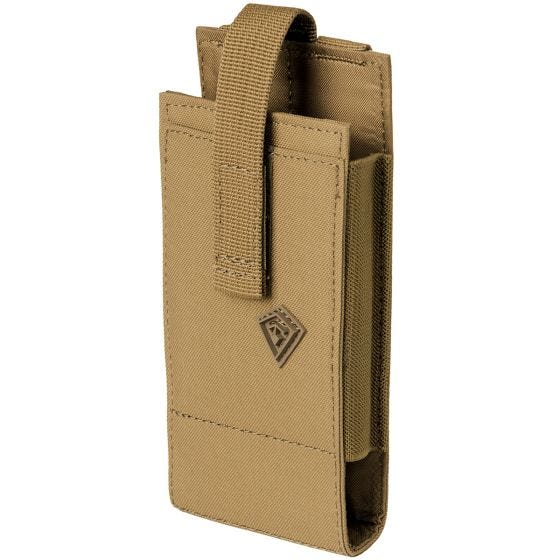 Funda para dispositivos multimedia First Tactical de tamaño grande en Coyote