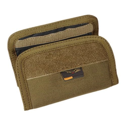 Cartera de uso diario Flyye en Coyote Brown