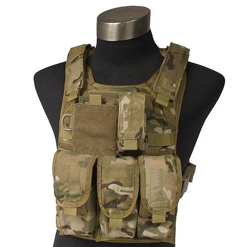 Chaleco portaplacas Flyye Fast Attack GEN 1 con sistema MOLLE en MultiCam