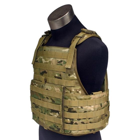 Chaleco portaplacas Flyye con sistema MOLLE en MultiCam