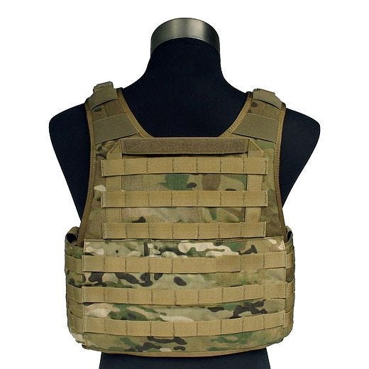 Chaleco portaplacas Flyye con sistema MOLLE en MultiCam