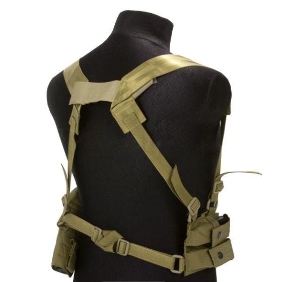 Funda de pistola para hombro Flyye con panel MOLLE en caqui