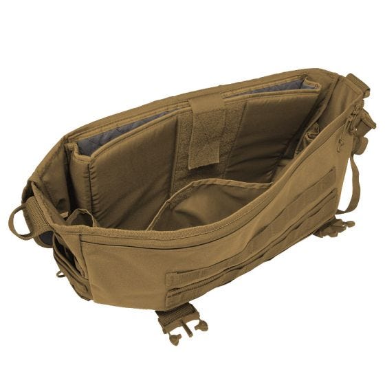 Bolsa bandolera Hazard 4 Defense Courier de tamaño grande en Coyote