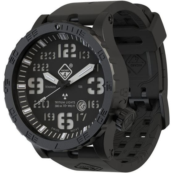 Reloj de titanio con tritio Hazard 4 Heavy Water Diver con manecilla GMT en Nightwatch y detalles en verde y amarillo
