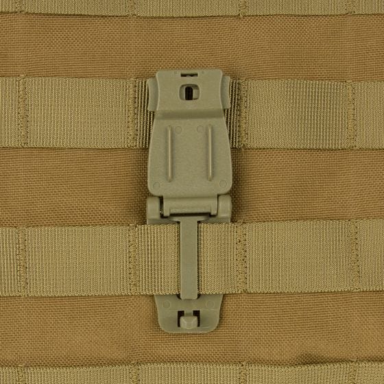 Adaptador de clip para sistemas MOLLE MFH de plástico en Coyote Tan